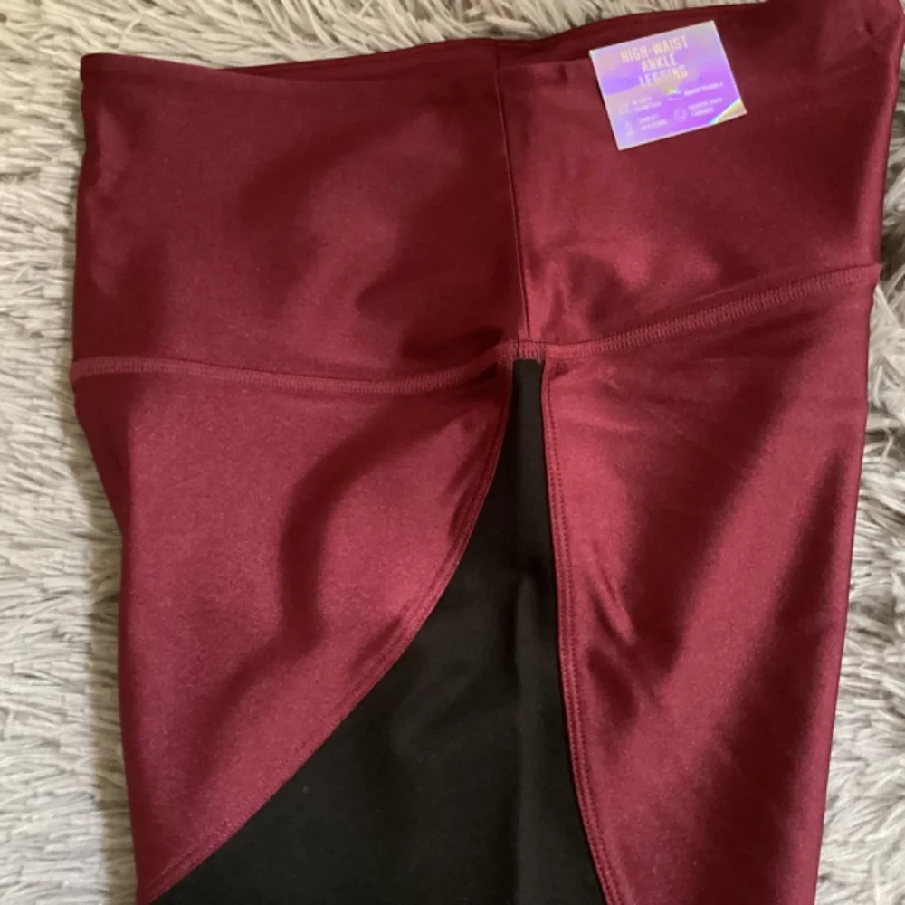 Victoria’s Secret Pink High Waist Ankle Legging Maroon/Black Size S